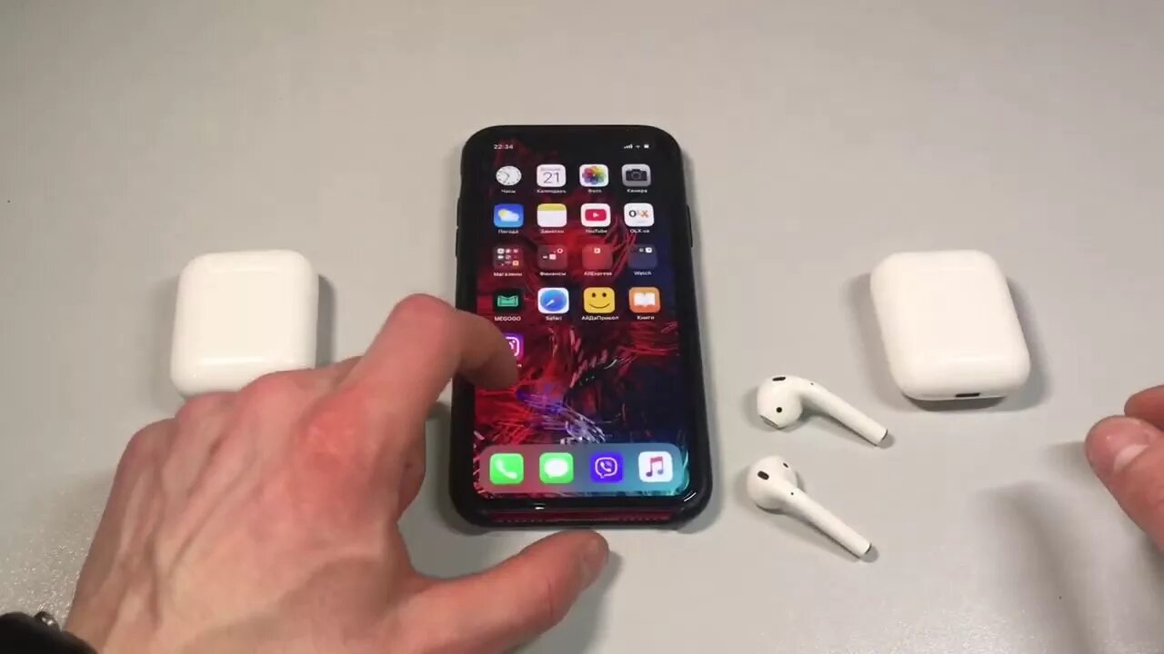 Как подключить 2 наушник airpods. Подключить аирподс 2 к айфону. Подключить айрподсы к айфону. AIRPODS 1 кнопка сопряжения. Аирподс 2 подключение к айфон.