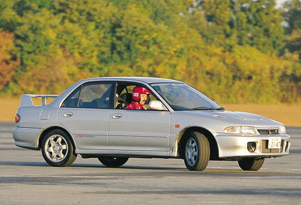 Митсубиси первого поколения. Mitsubishi Lancer Evolution 1. Mitsubishi Lancer EVO 1 1992. Mitsubishi Lancer Evolution 1992. Mitsubishi Lancer Evolution 1993.