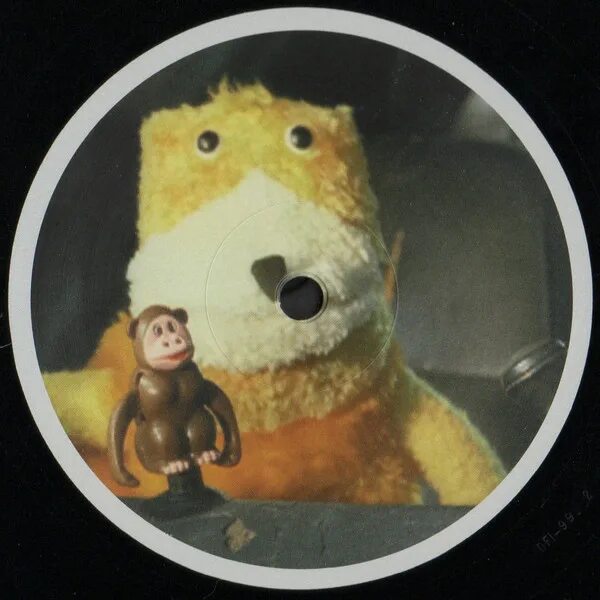 Mr Oizo Flat Beat. Mr Oizo Flat Beat год. Mr Oizo Flat Beat клип. Mr Oizo курит сосиски. Oizo flat