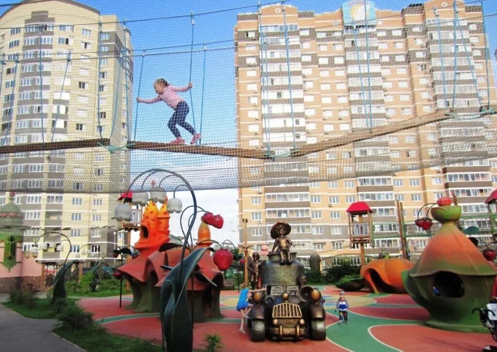Площадка совхоз имени ленина. Парк лукоморье совхоз имени ленина. площадка в совхозе им ленина лукоморье. парк грудинина в совхозе ленина лукоморье. совхоз имени ленина детская площадка лукоморье.