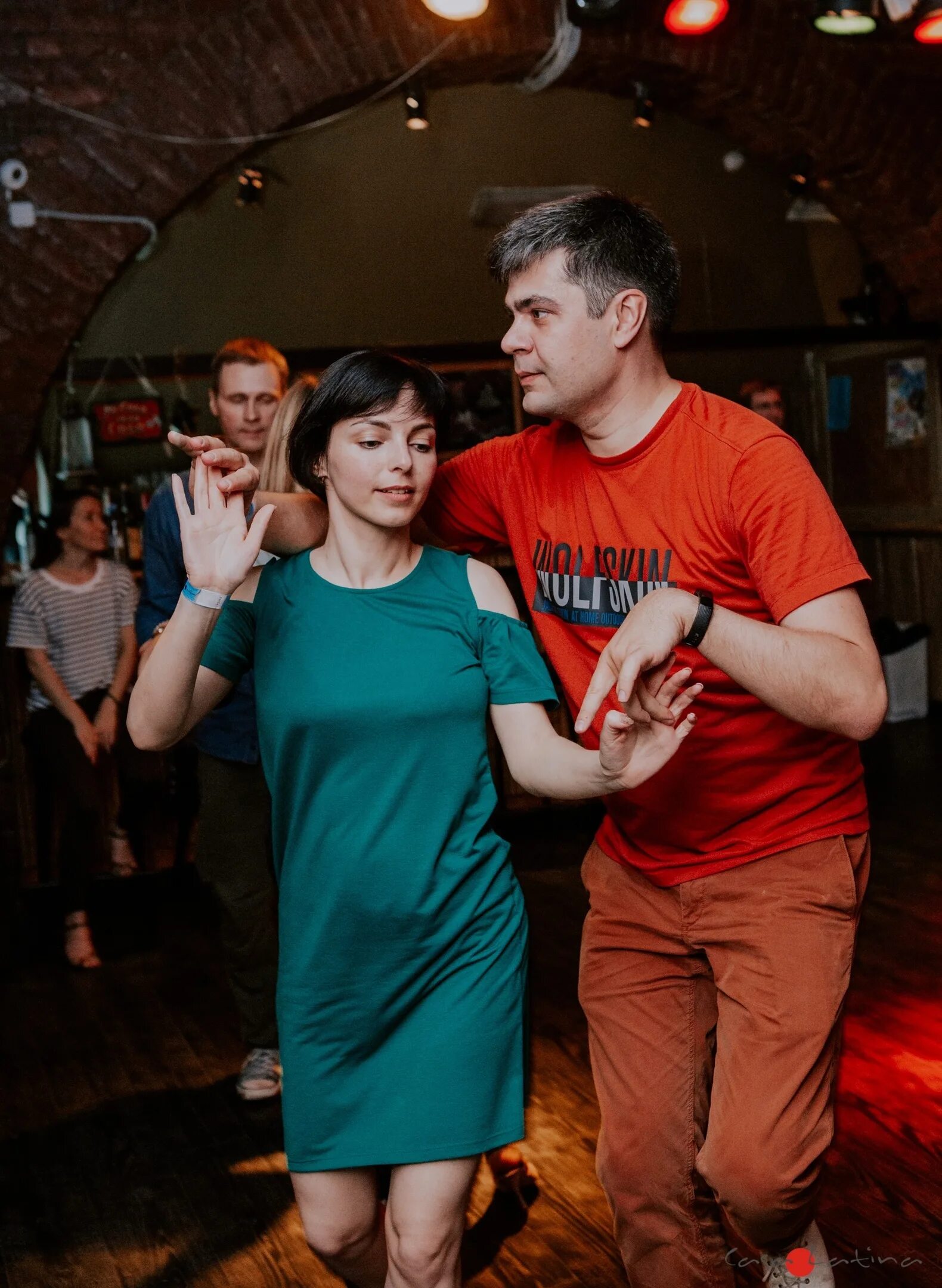 Свинг в питере. Свинг в питере. Свинг в питере. Свинг в питере. Сальса вечеринка.