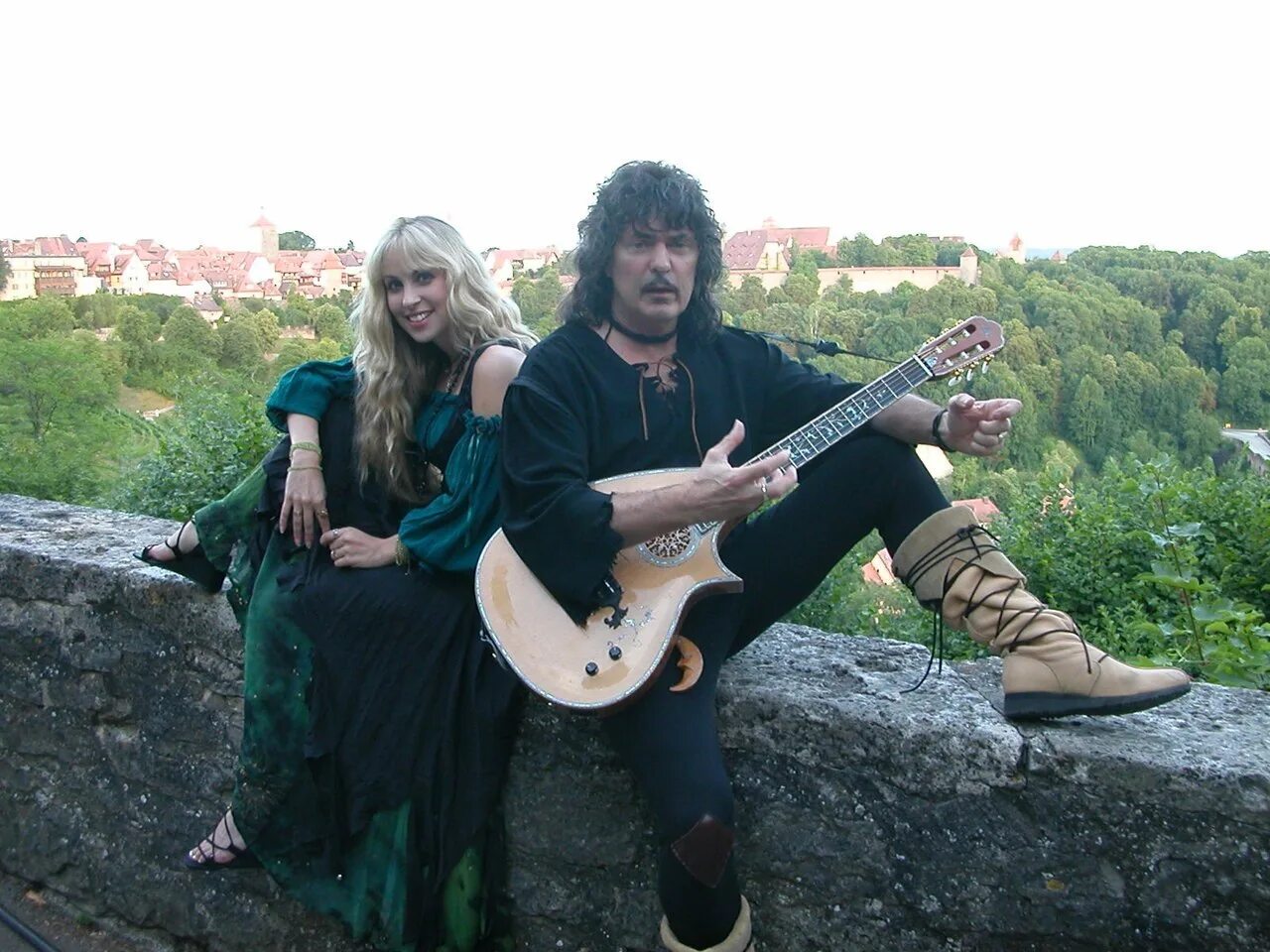 Blackmore s night википедия. Группа blackmore’s night. Кэндис найт и ричи блэкмор. Кэндис найт 2022. Blackmore s night википедия.