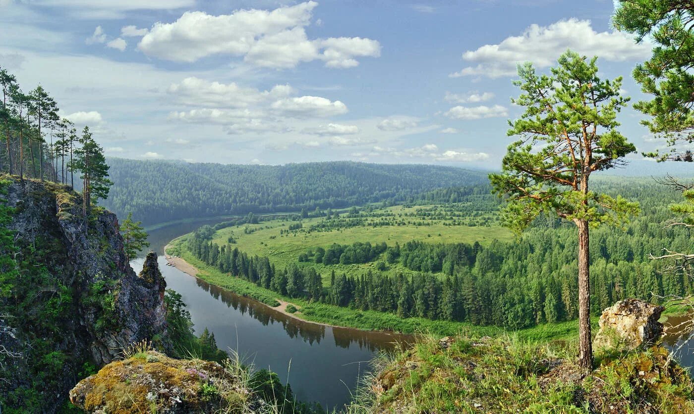 Какая природа в пермском крае. Река Чусовая Пермский край. Скала Ростун Чусовая. Уральские горы Пермский край Чусовая. Река Чусовая Пермь.