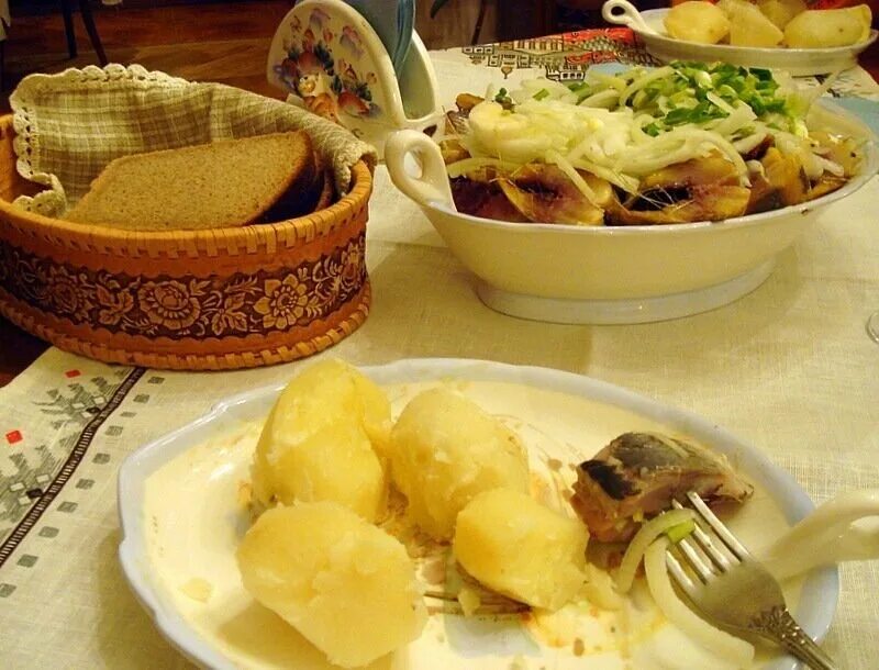 Постный стол. Постная пища. Православный постный стол. Православная кухня. Какие блюда едят в пост