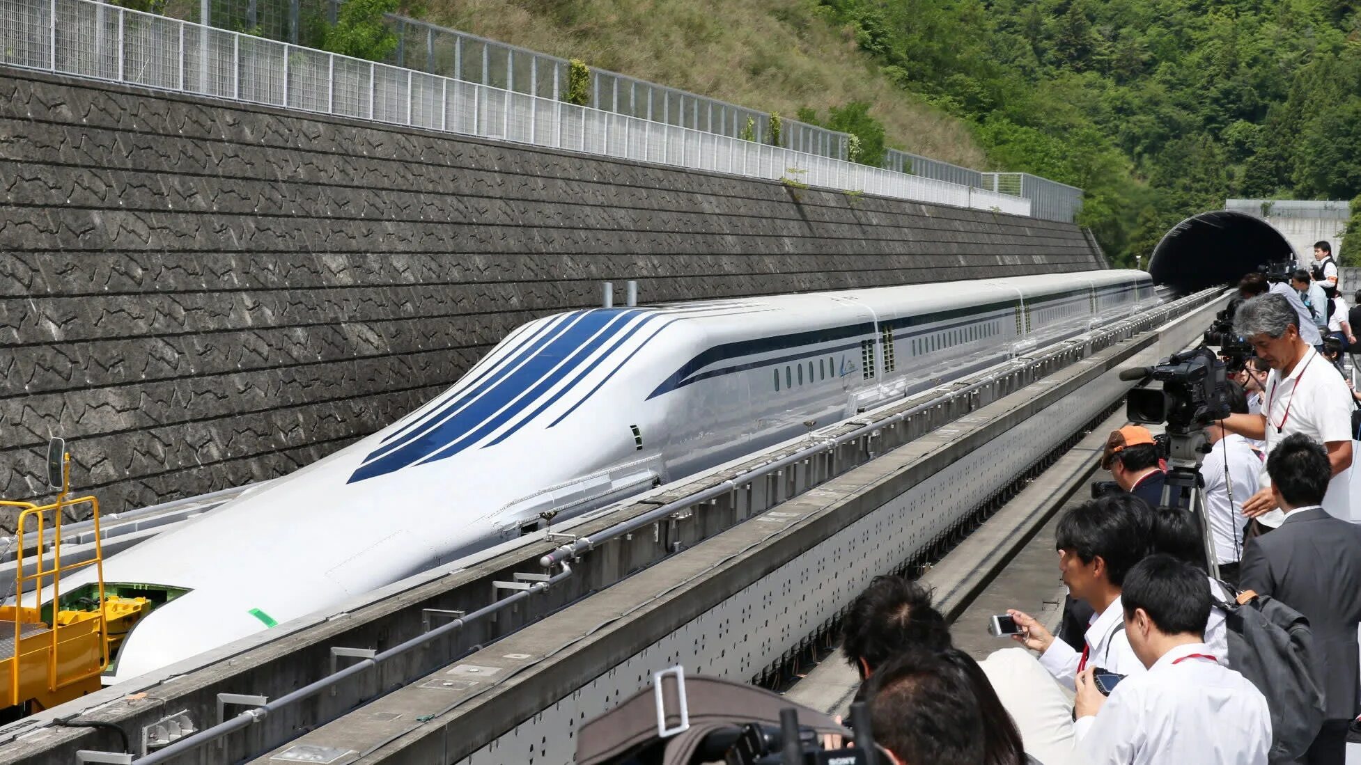 Есть ли скоростные поезда. Токио Маглев. Японский Маглев mlx01-901. Маглев l0, Япония 603 км/ч. Поезд Токио Синкансен.