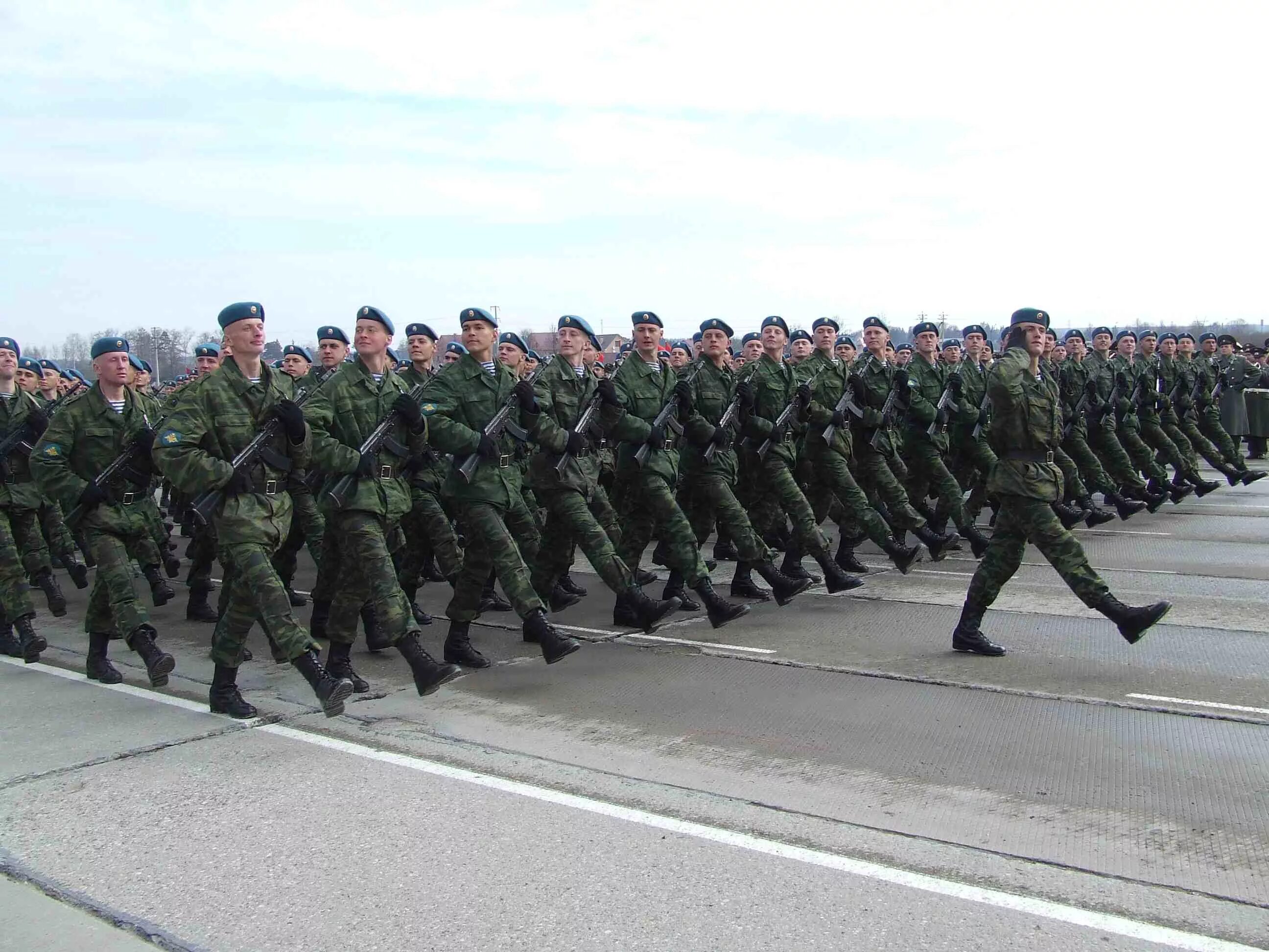 Строи роты. Военный Строй. Военный в строю. Строй солдат. Рота солдат.