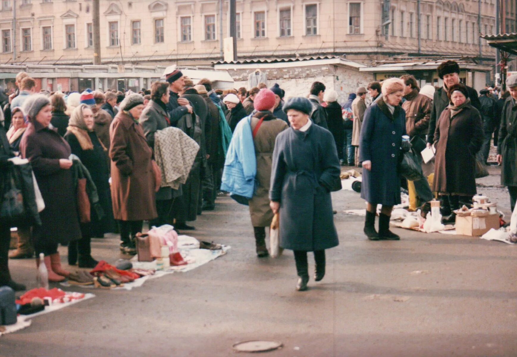 Россия в 1990 2000 годы. Петербург 1992 год. Дефолт это в 1990-е. Рыночная экономика в 90 е годы в России. Россия в 1990-е годы.