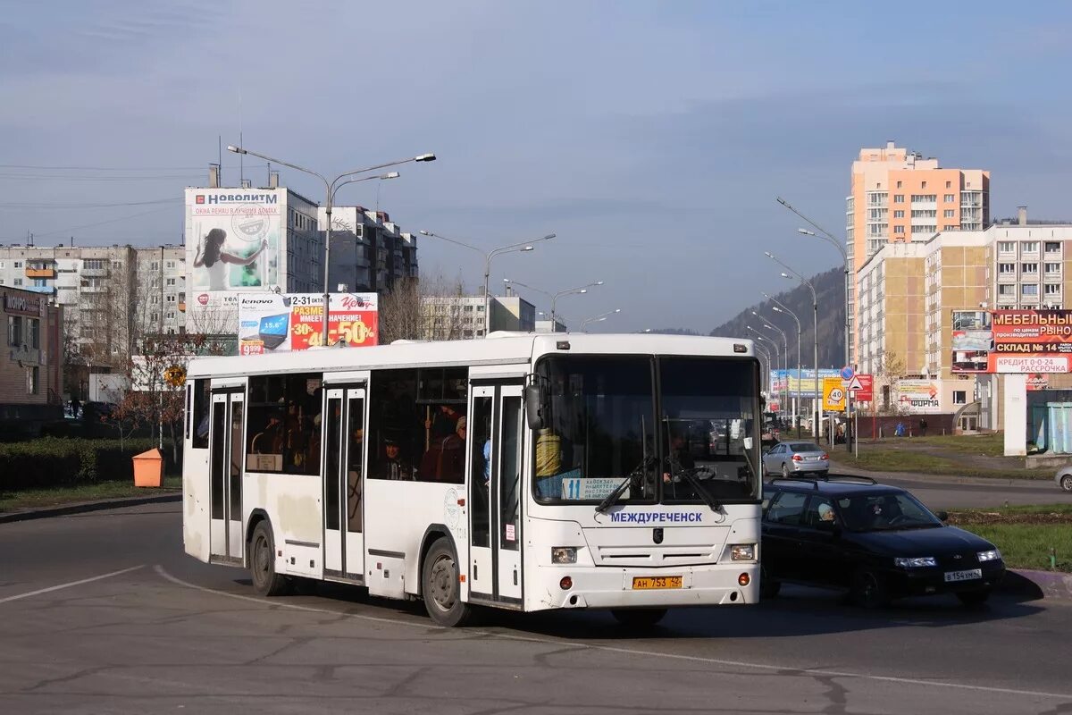 Частник автобусы междуреченске. Автобусы Междуреченск. Автобус в Междуреченске фото. Автобусы Междуреченск город. Оассиисания автобусов в Междуреченске.