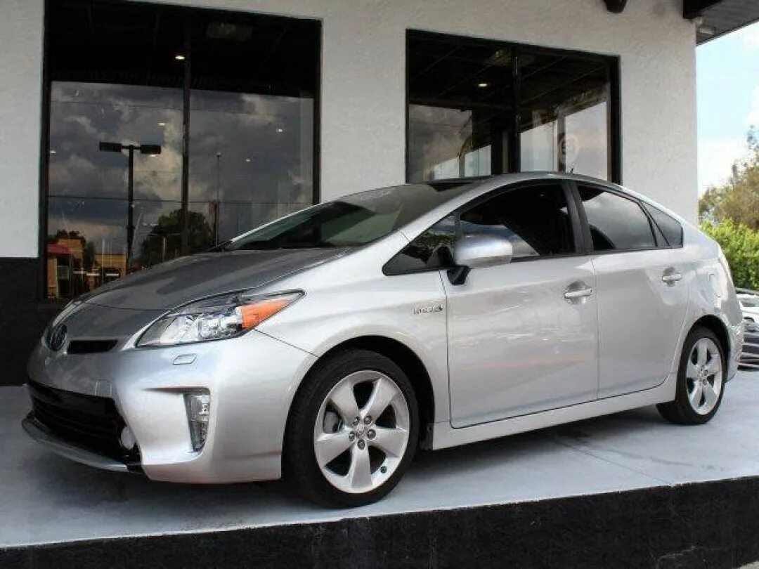 Toyota prius plus. Toyota prius (третье поколение). Toyota prius v ( ) 2014. Тойота приус 2014. Toyota prius 2014.