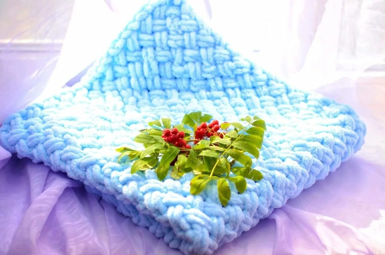 Вязание петельками плед. Вязание петельками плед. Вязание петельками плед. Плюшевая пряжа ализе пуффи. Плед без спиц.