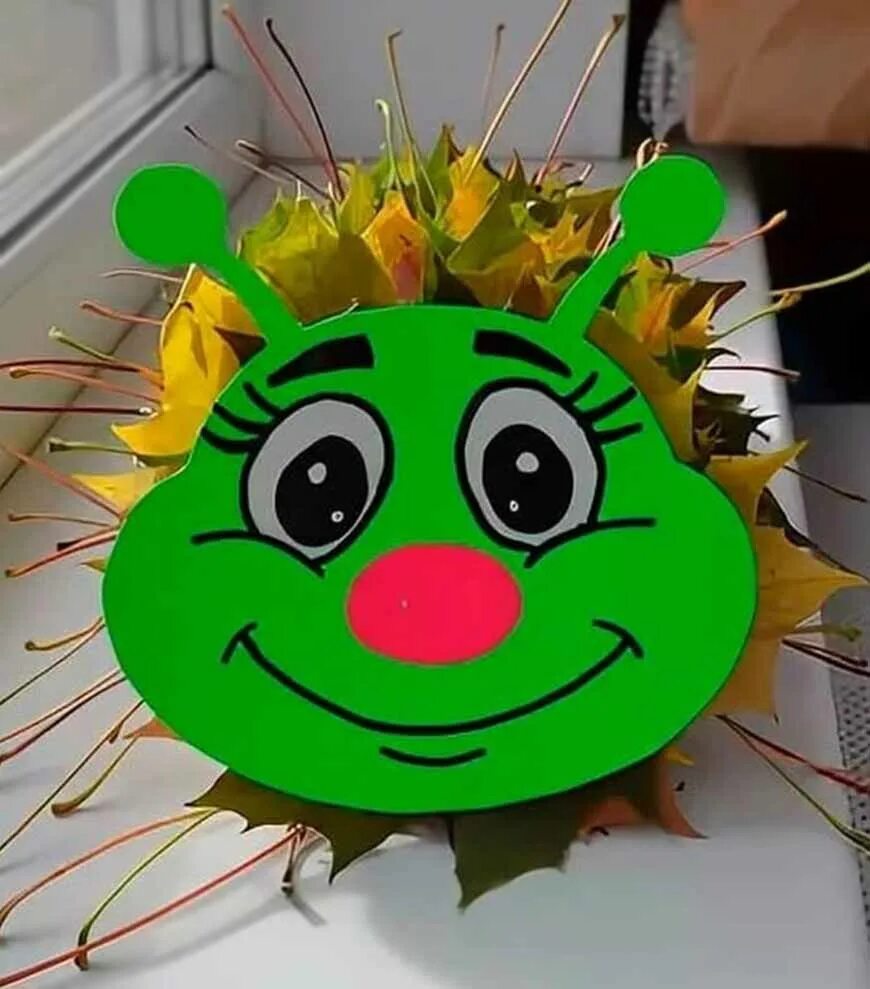 Гусеница из кленовых листьев. Гусеница из кленовых листьев
