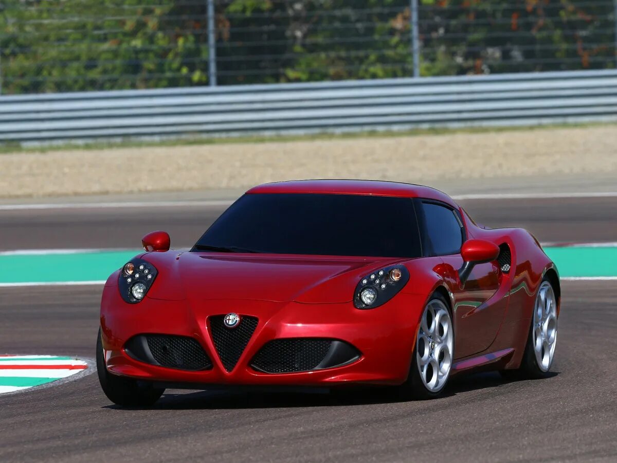 Машина Alfa Romeo 4c. Alfa Romeo 4c 2013. Альфа Ромео 4c. 2014 Alfa Romeo 4c. Alfa am