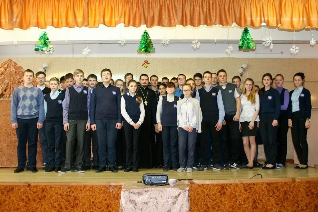 Моу спасская сош ученики 8 класс. Спасская школа волоколамского. Моу спасская сош. Волоколамская школа 2. Спасская школа волоколамского.