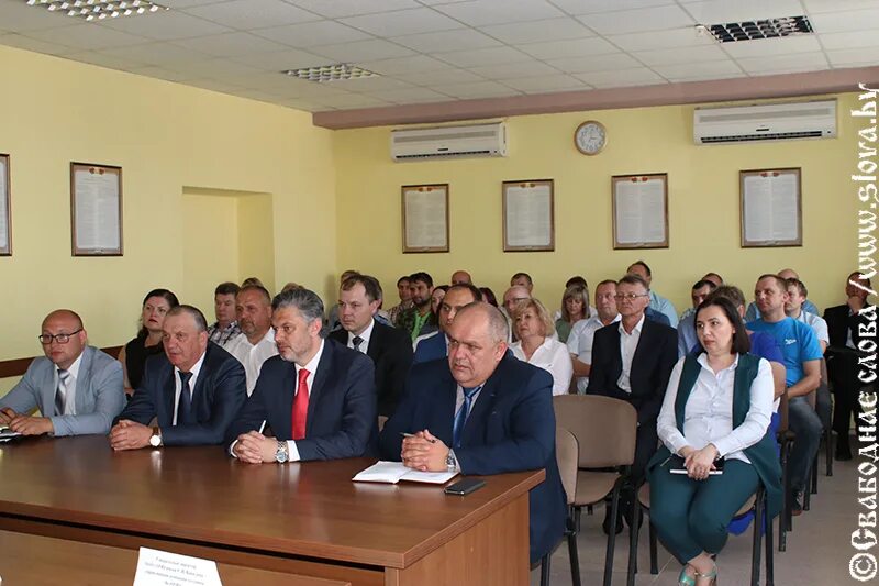 Виталий строгов рогачевский завод. Мозаика завод «диапроектор» в рогачеве. Директор рогачевского завода. Рогачёвский завод диапроектор ссср. Завод диапроектор рогачев.