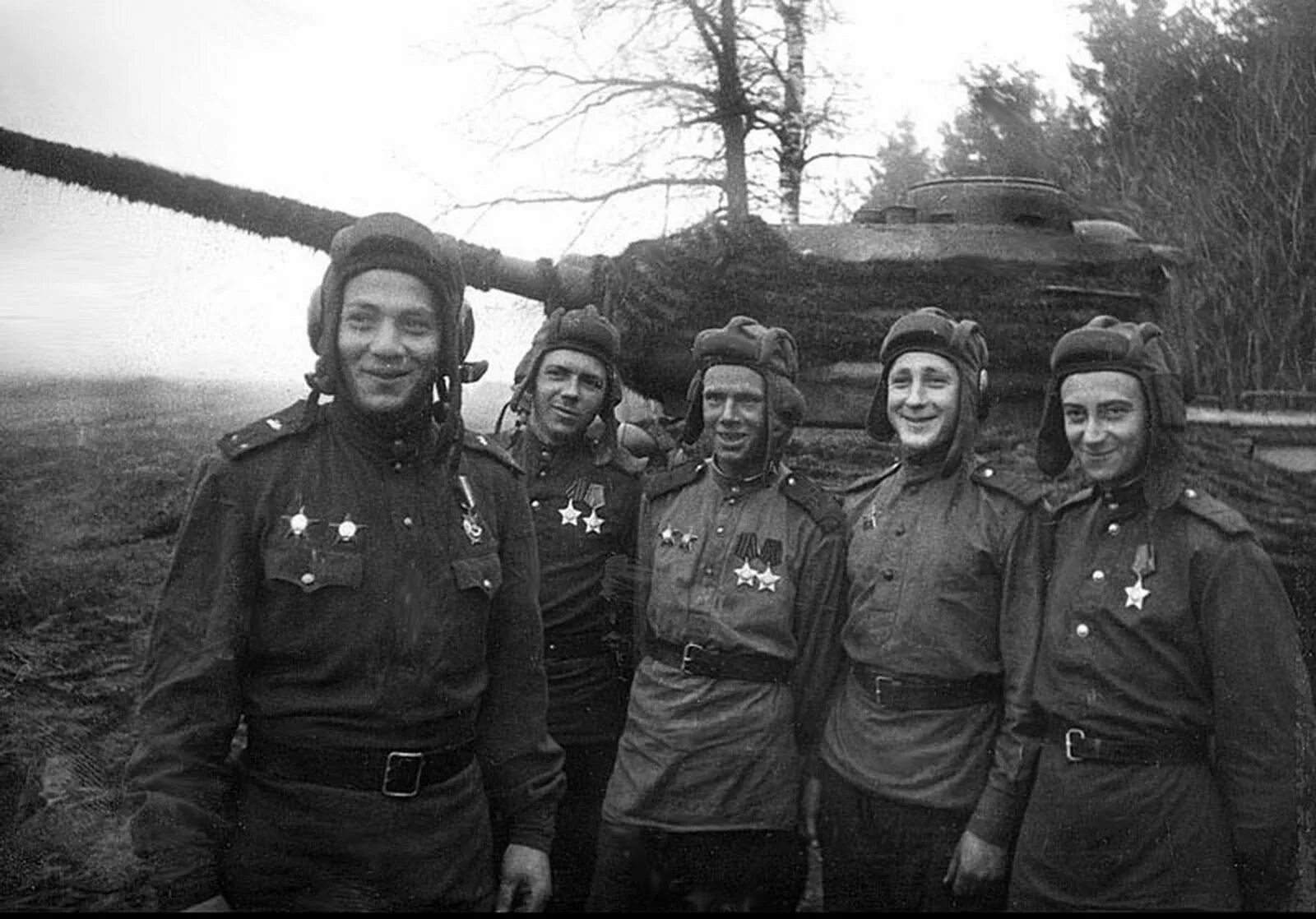 Экипаж танка т-34. Танкисты 1941-1945. Танковая бригада 1945. 47 Гвардейская танковая бригада. Фото военных лет 1945