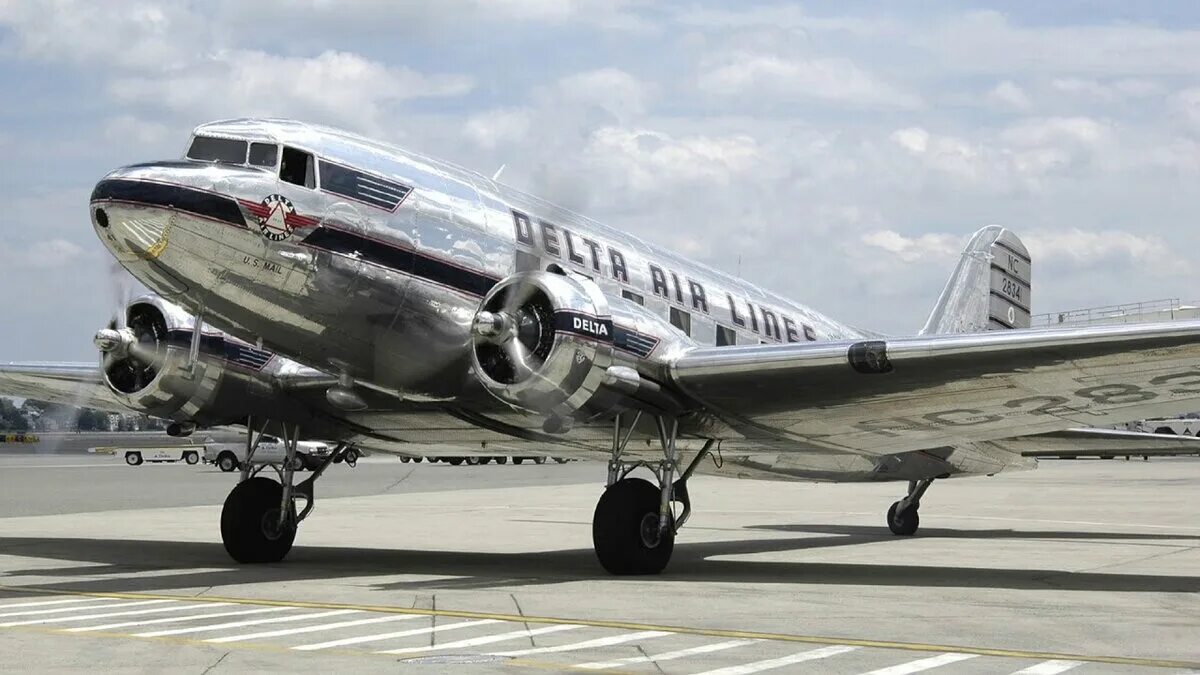 Е 3 самолет. Дуглас DC-3. DC-3 самолет. Дуглас самолет. Дуглас дс3 самолет турбовинтовой.
