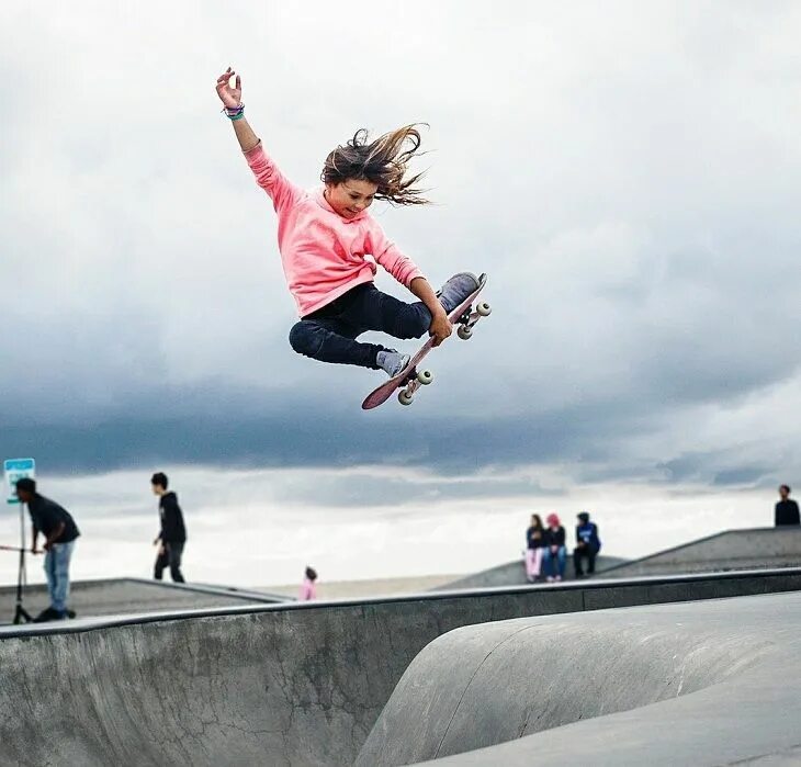 A girl skate in sochi составить предложение
