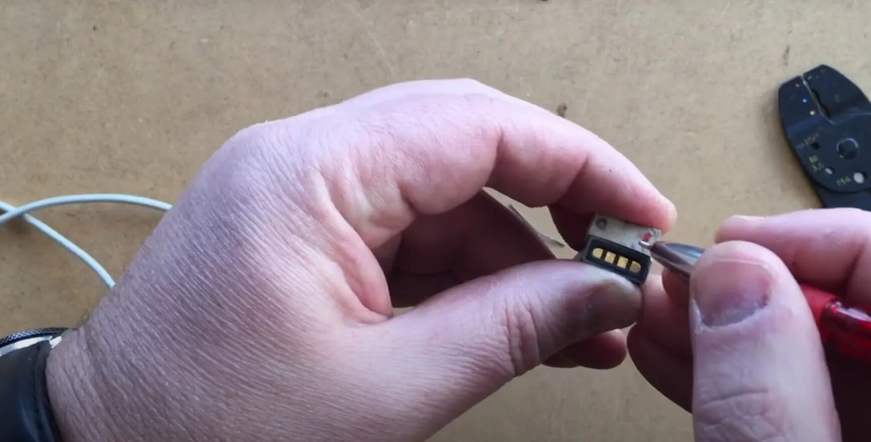 зарядное без провода заряжается. зарядник телефона из картошки. Hqd с перезарядкой. как заряжать ашки без зарядки.