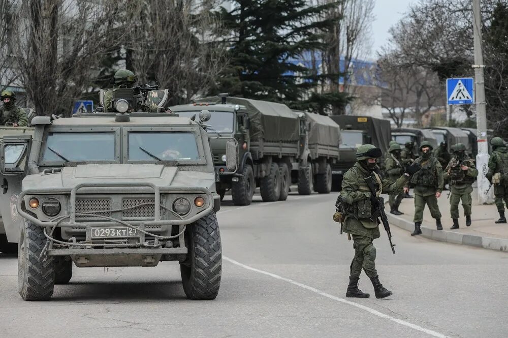 Когда российские войска вошли в крым. Войска в Крыму 2014. Российские войска в Крыму. Российские военные в Крыму 2014. Российская армия в Крыму.