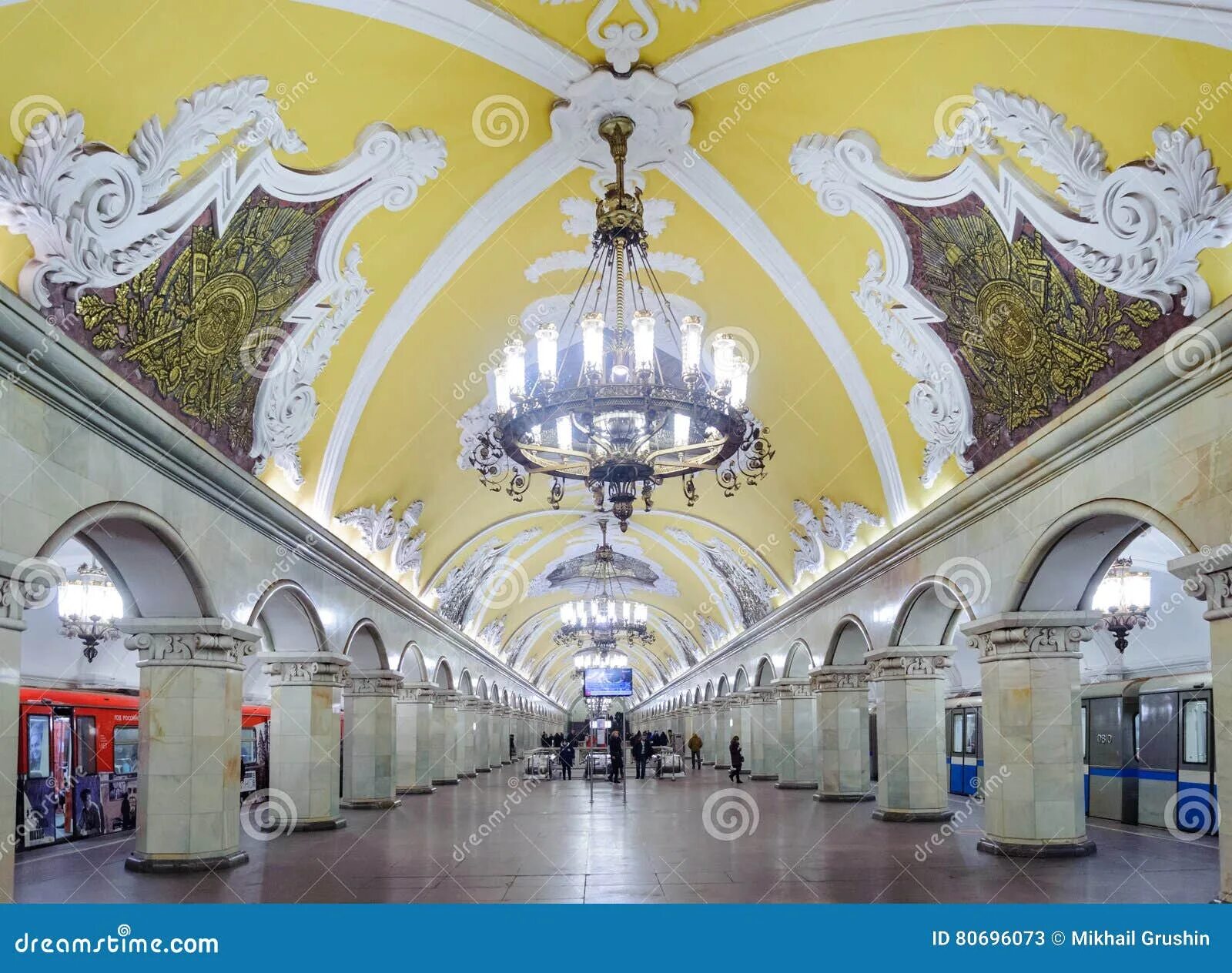 Комсомольская (станция метро, кольцевая линия). Метро москвы станция комсомольская кольцевая. Станция метро комсомольская щусев. Метро комсомольская кольцевая линия. Станция комсомольская сокольнической линии.