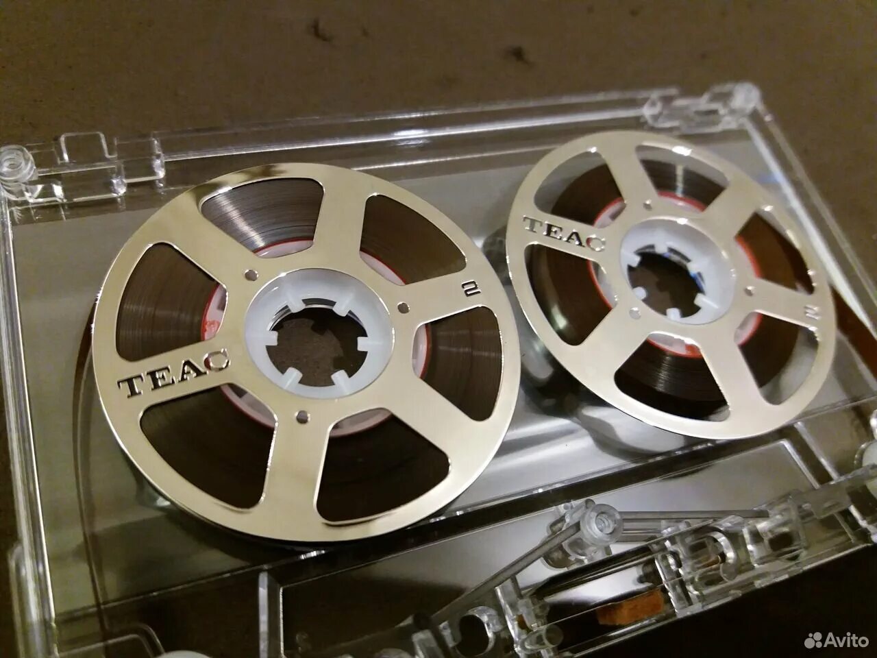 Как сделать кассету. Бобинки ТДК т1 для аудиокассет. Кассеты с бобинками. Катушечная кассета. Кассета для магнитофона.