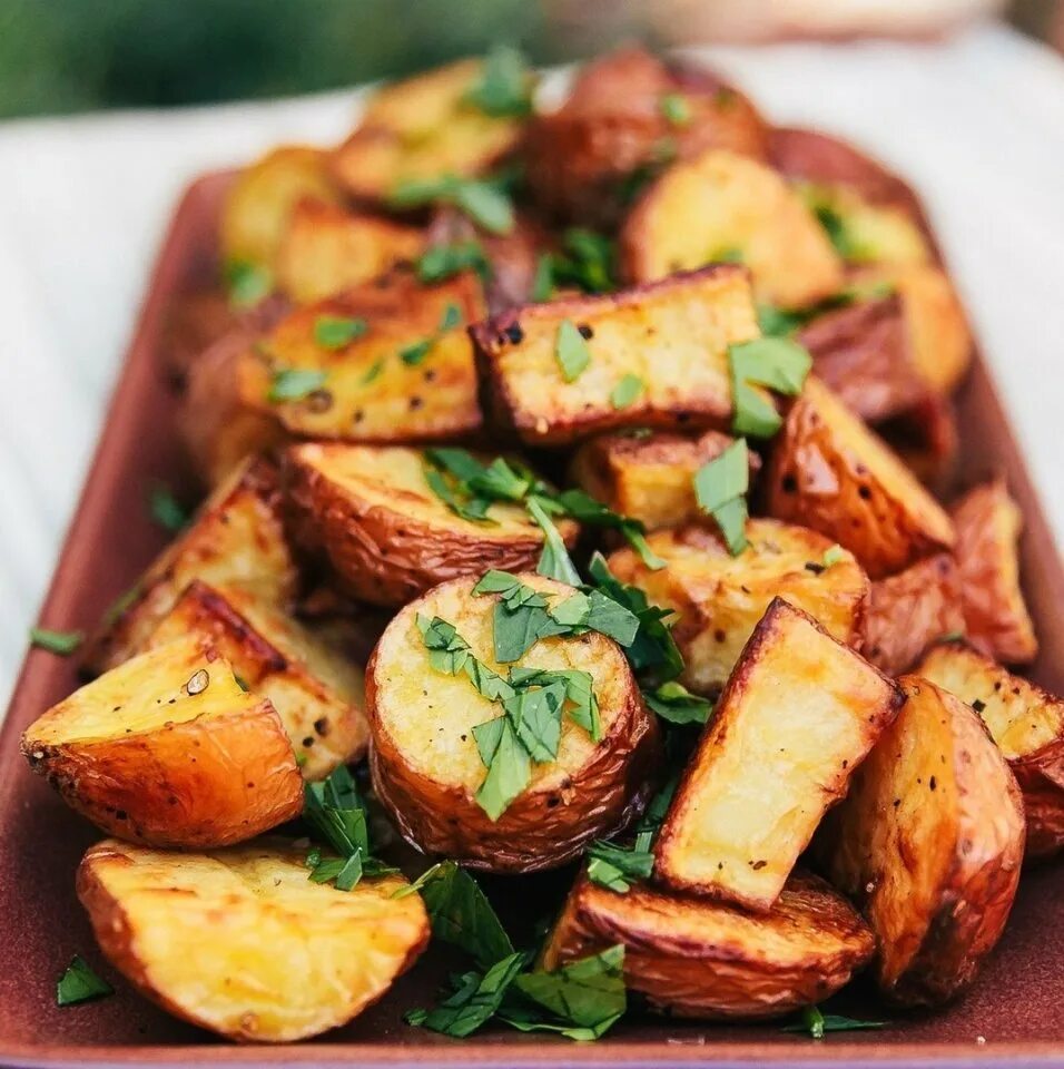 Рецепты вкусной картошки без мяса. Jarenaia kartoshka. Жареный картофель. Жареная картошечка. Вкусная жареная картошка.