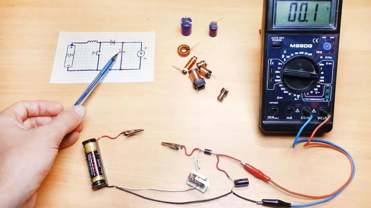 Повышение напряжения батареек. Увеличитель напряжения. Повышение напряжения на 1 вольт. Прибор для увеличения вольтажа.
