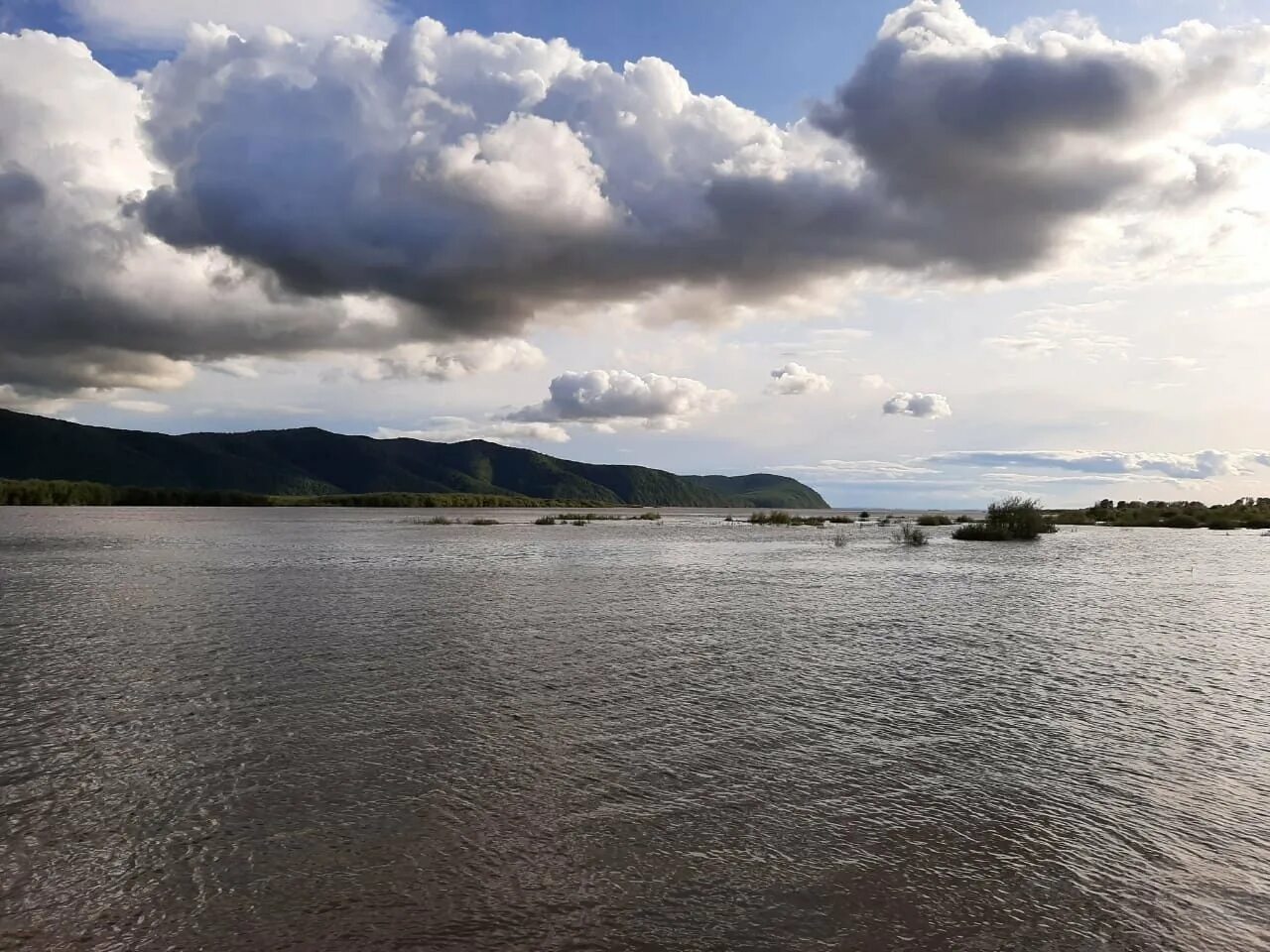 Река амур хабаровск вода. Река амур хабаровский край. река амур комсомольск на амуре. река амур джалинда. хабаровский. , край село радде на амуре.