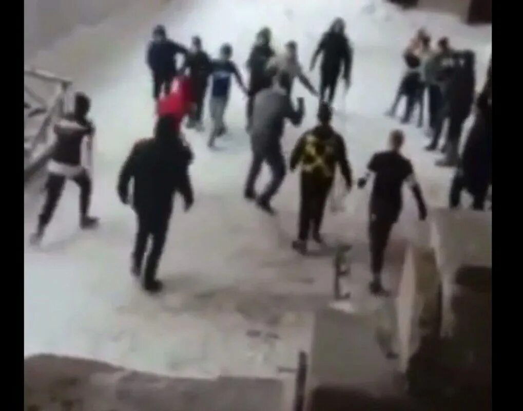 подростковый возраст. девушка прыгнула с 7 этажа новороссийск. расстрел 175 гимназии в казани. что случилось с подростком. что случилось с подростком.