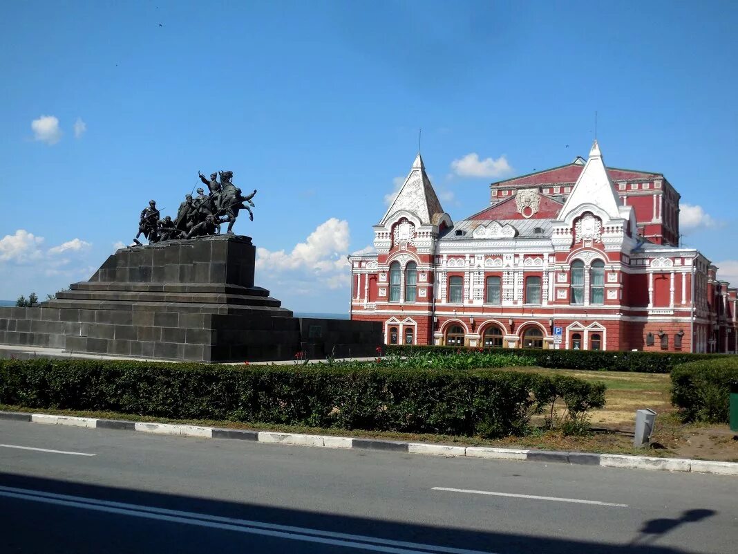 Самарский драмтеатр. Театр драмы Самара Самара. Театр им Горького Самара. Архитектура Самары драмтеатр.