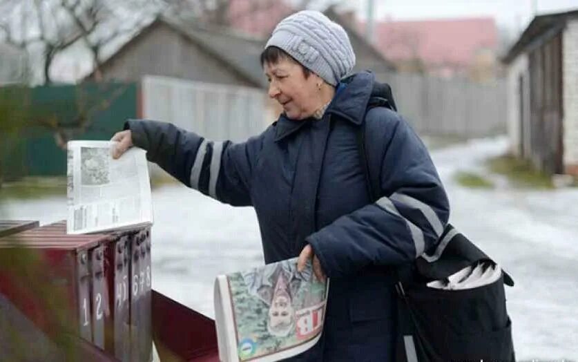 Худший почтальон. Почтальон. почтальон фото. сельский почтальон. сумка почтальона.