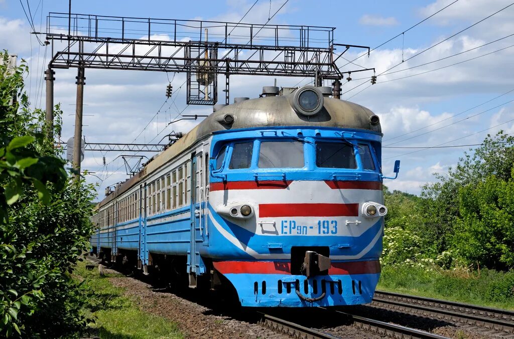 Эр2 уз 225. Эр9п украина. Эр1-6. Электричка эр9т. Эр2т уз.