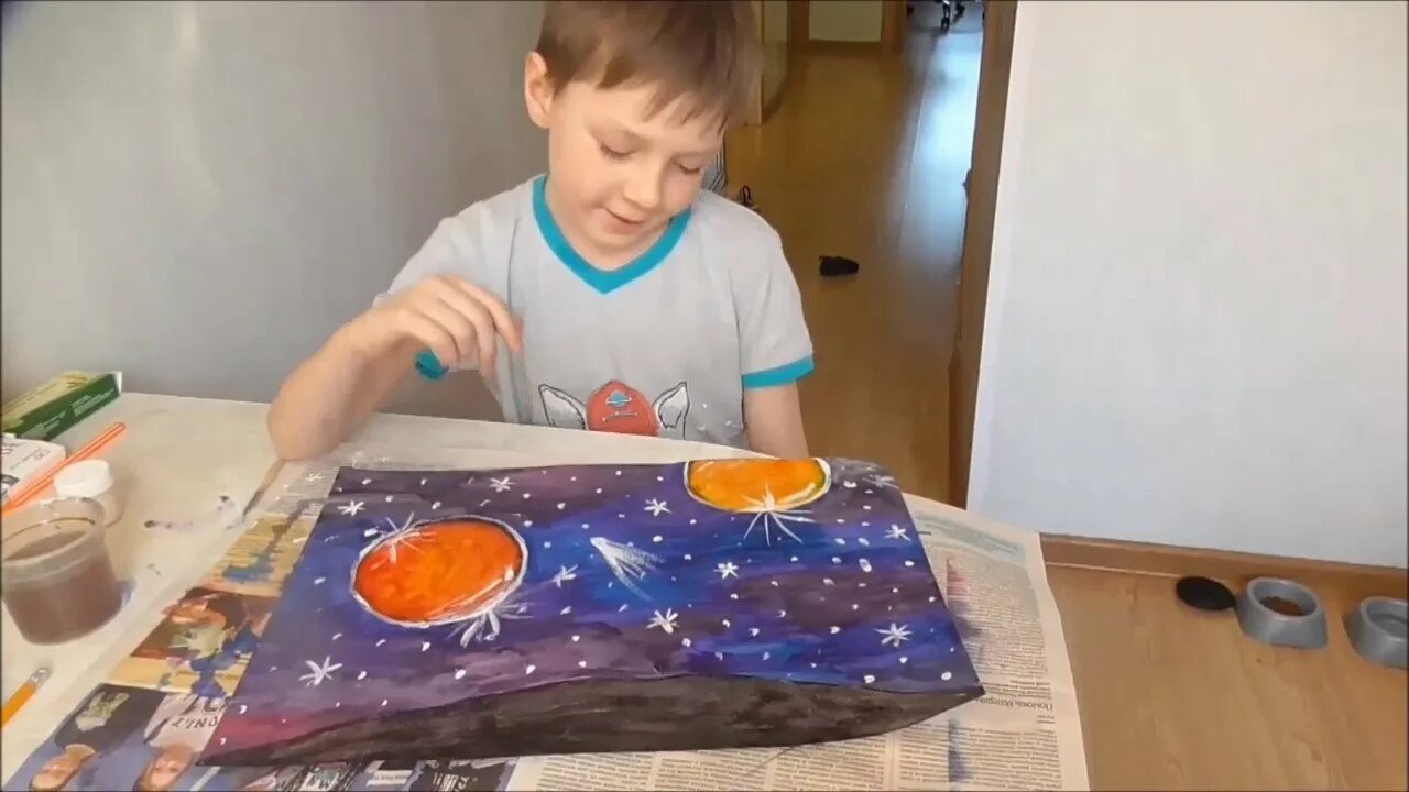 Мастер класс рисуем космос. Рисование красками для детей. Рисование для детей космос. Рисование космос красками для детей. Необычные способы рисования для детей.
