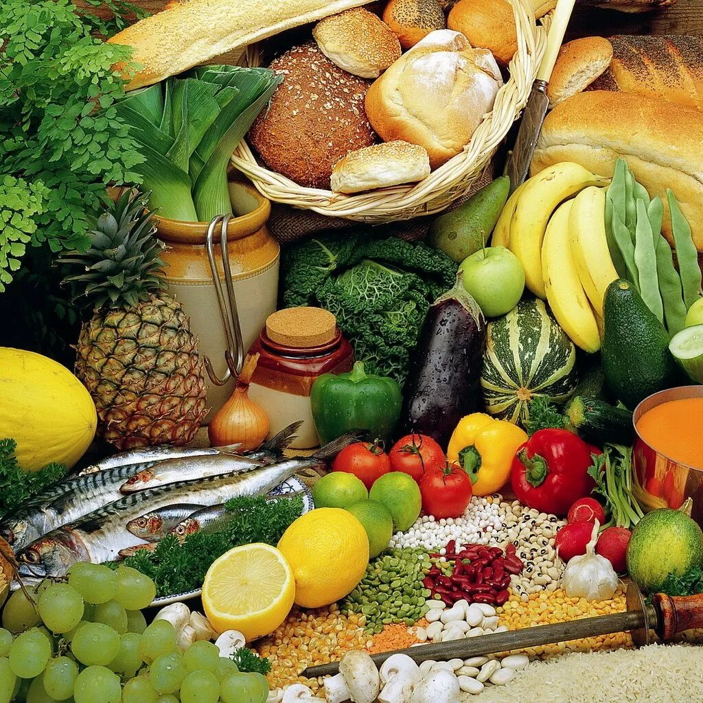 Изобилие еды. Продукты питания. Фон для продуктового магазина. Овощи фрукты Бакалея. Изобилие продуктов.