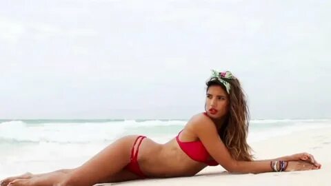 Hot bikini dancing