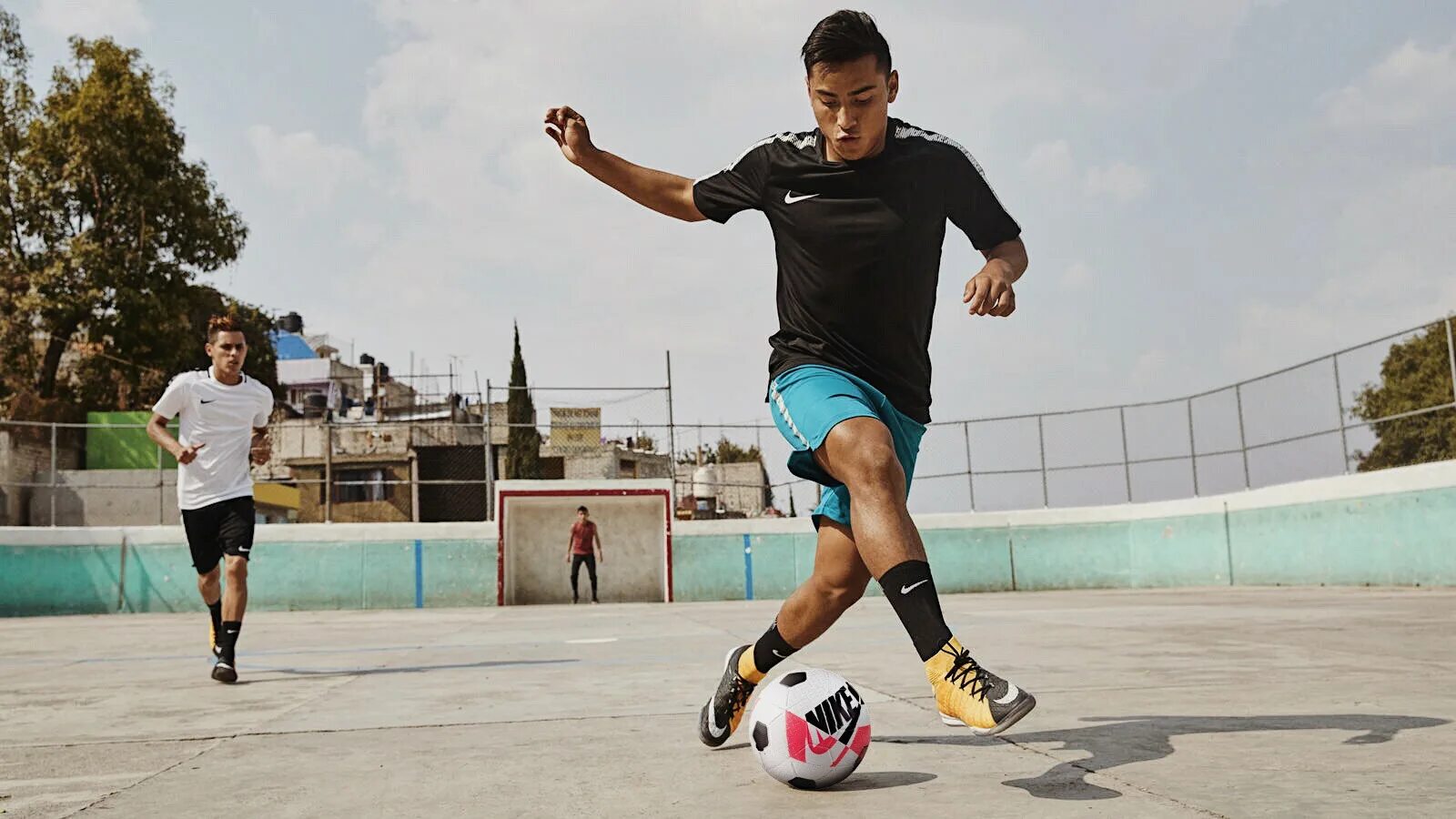 Nike Street Football. Уличный футбол. Футбол на улице. Стиль уличного футбола. Nike street