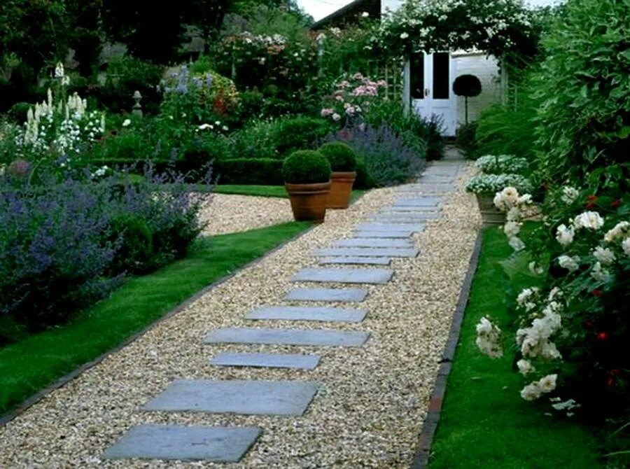 Тропинки в саду. Дорожки на участке загородного дома. Дорожка в сад. Ступовое мощение. Дорожки на участке.