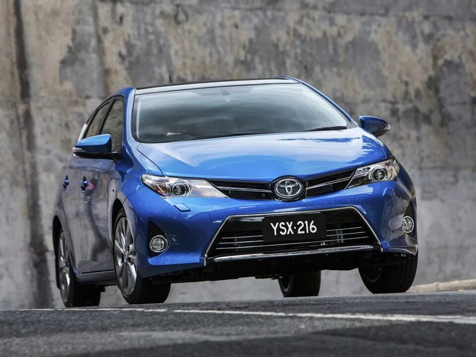 Toyota corolla 2021. Toyota corolla zr hybrid дрифт. Тойота гибрид 2018. Тойота zr. Hybrid 2.