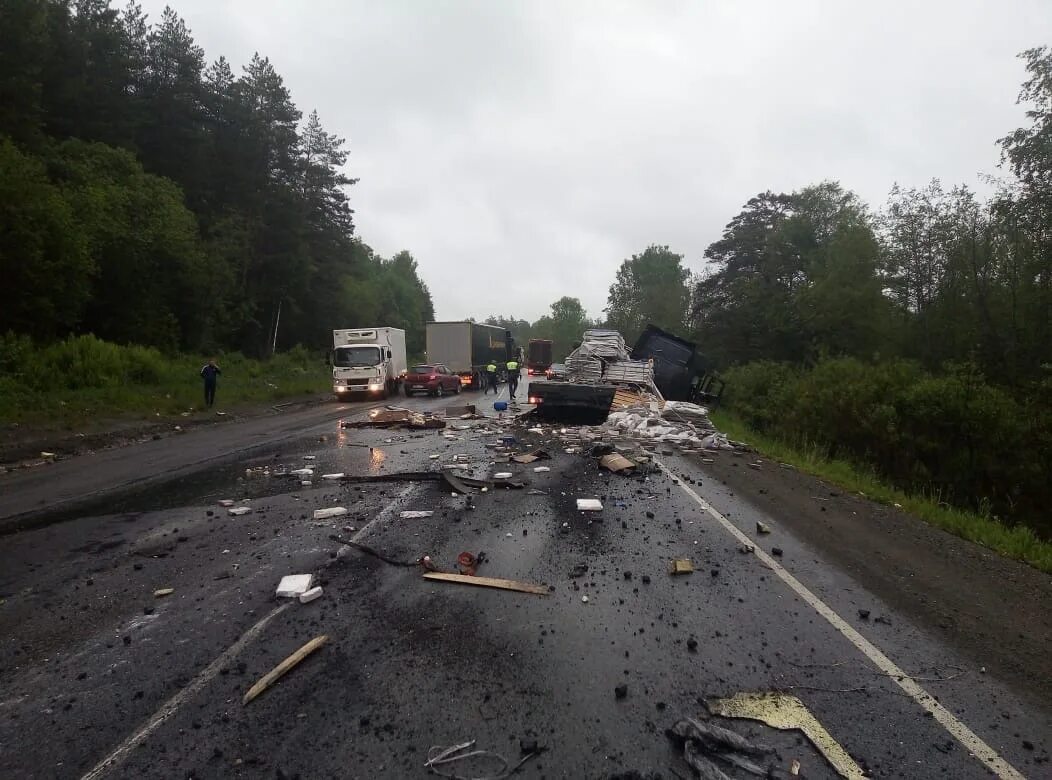 Авария м5 челябинская область. Авария на трассе м5 Челябинск Южноуральск. ДТП на м5 Урал в Челябинской области. Авария на м5 сегодня Челябинская область.