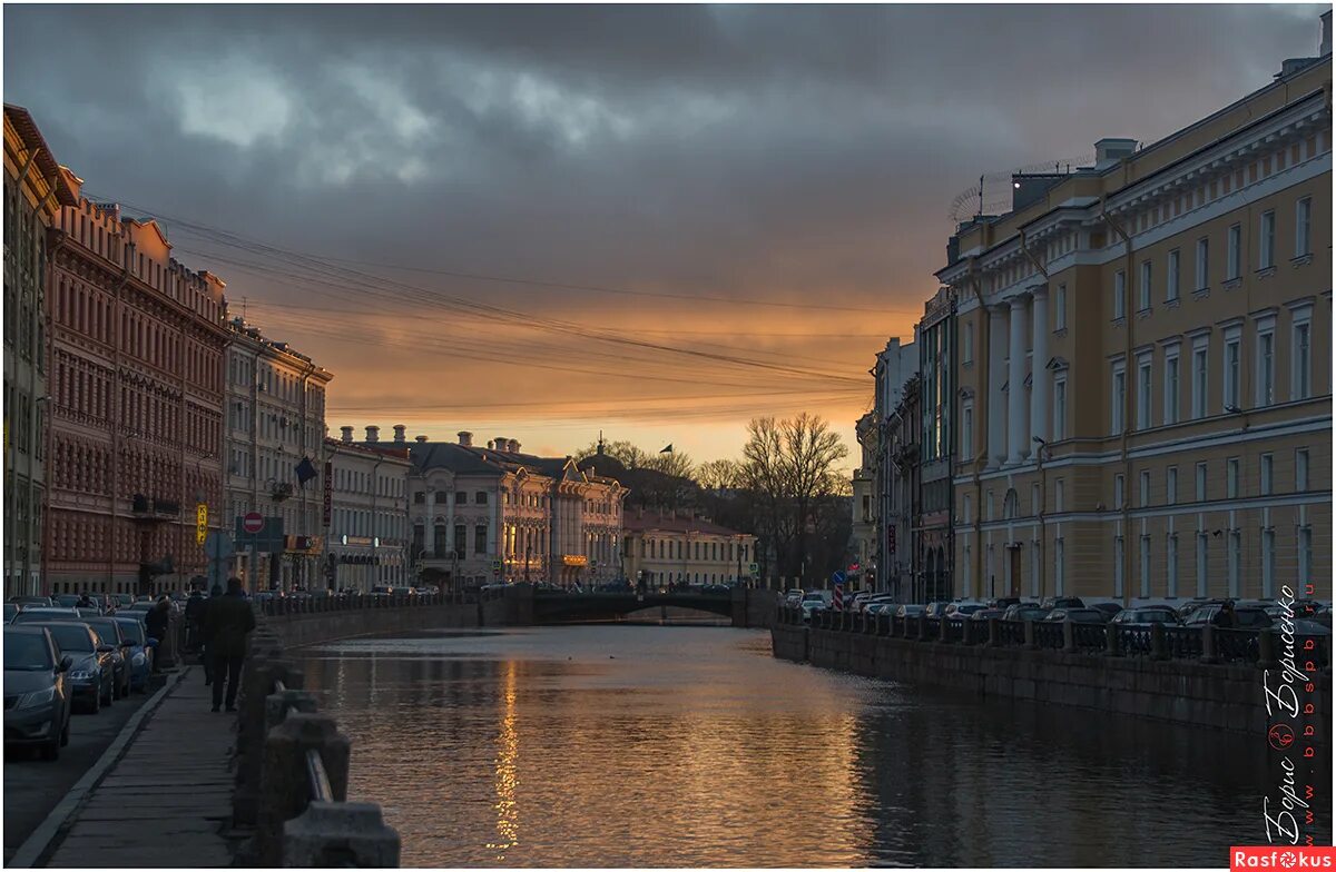 Мойка спб. Набережная реки мойки Санкт-Петербург. Река .мойка Санкт-Петербург набережная реки. Питер набережная мойки. Санкт-Петербург набережная реки мойки закатом.