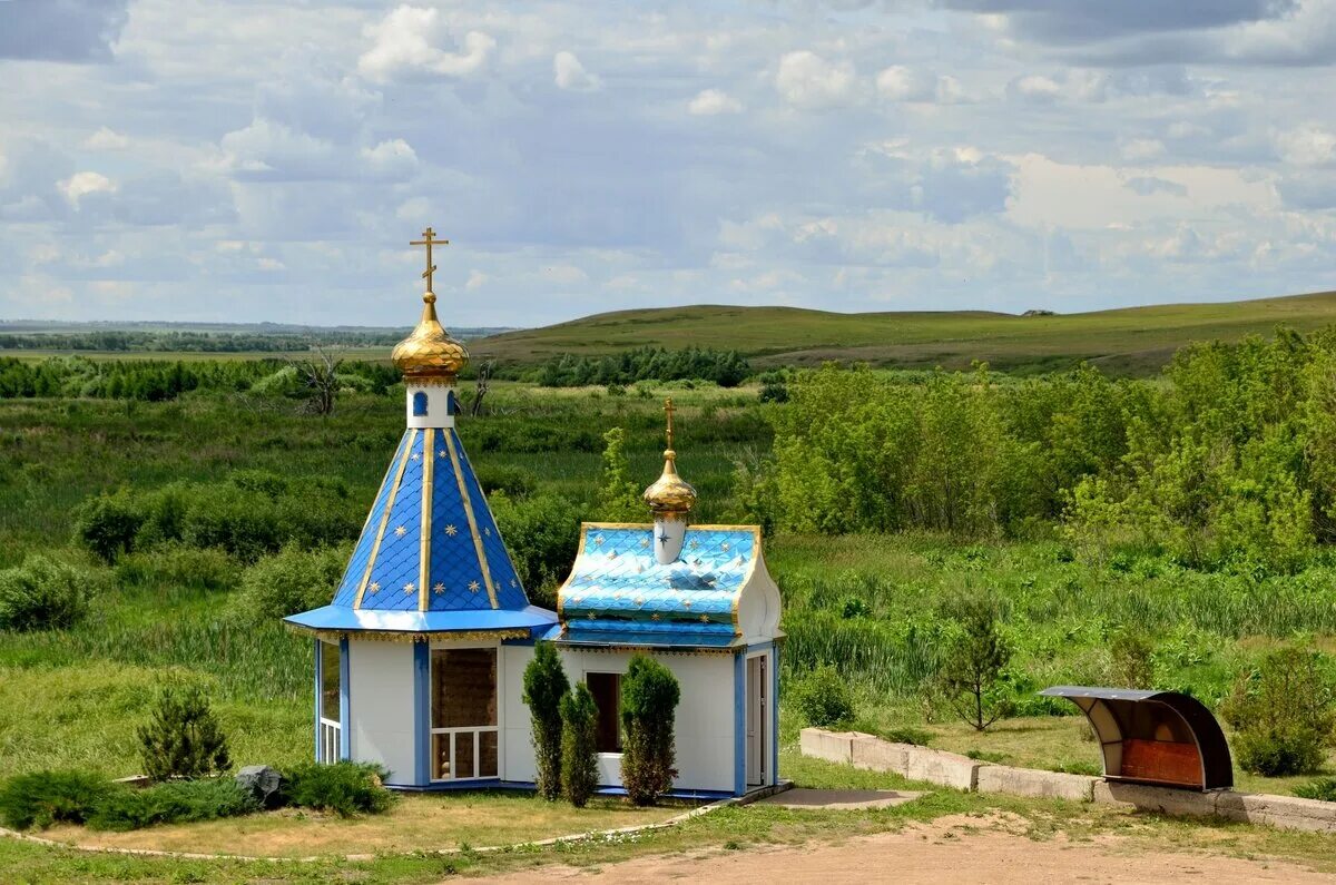 Парк Луна Шарлыкский район. Луна Шарлыкский район Оренбургской. Шарлык парк Луна Оренбургская область. Луна парк Оренбург.