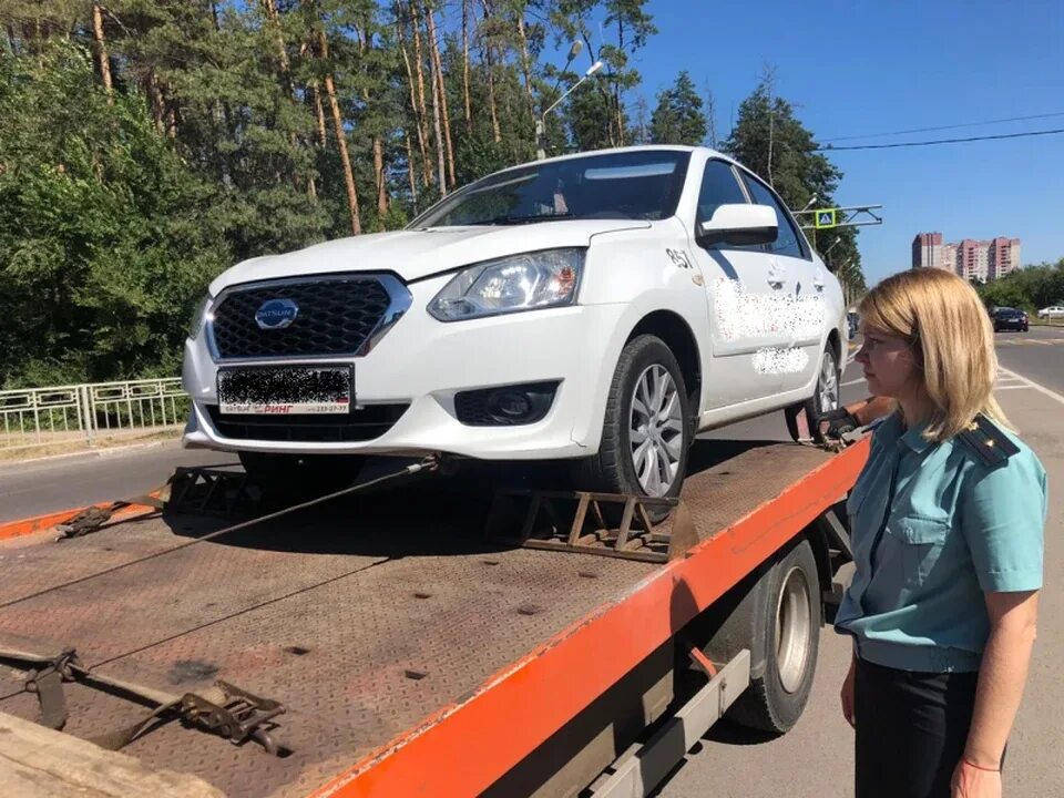 Куплю арестованный автомобиль. Арест машины фото. Лишился автомобиля. Авто в компании валдбересс. Фото машина ареста 2005.