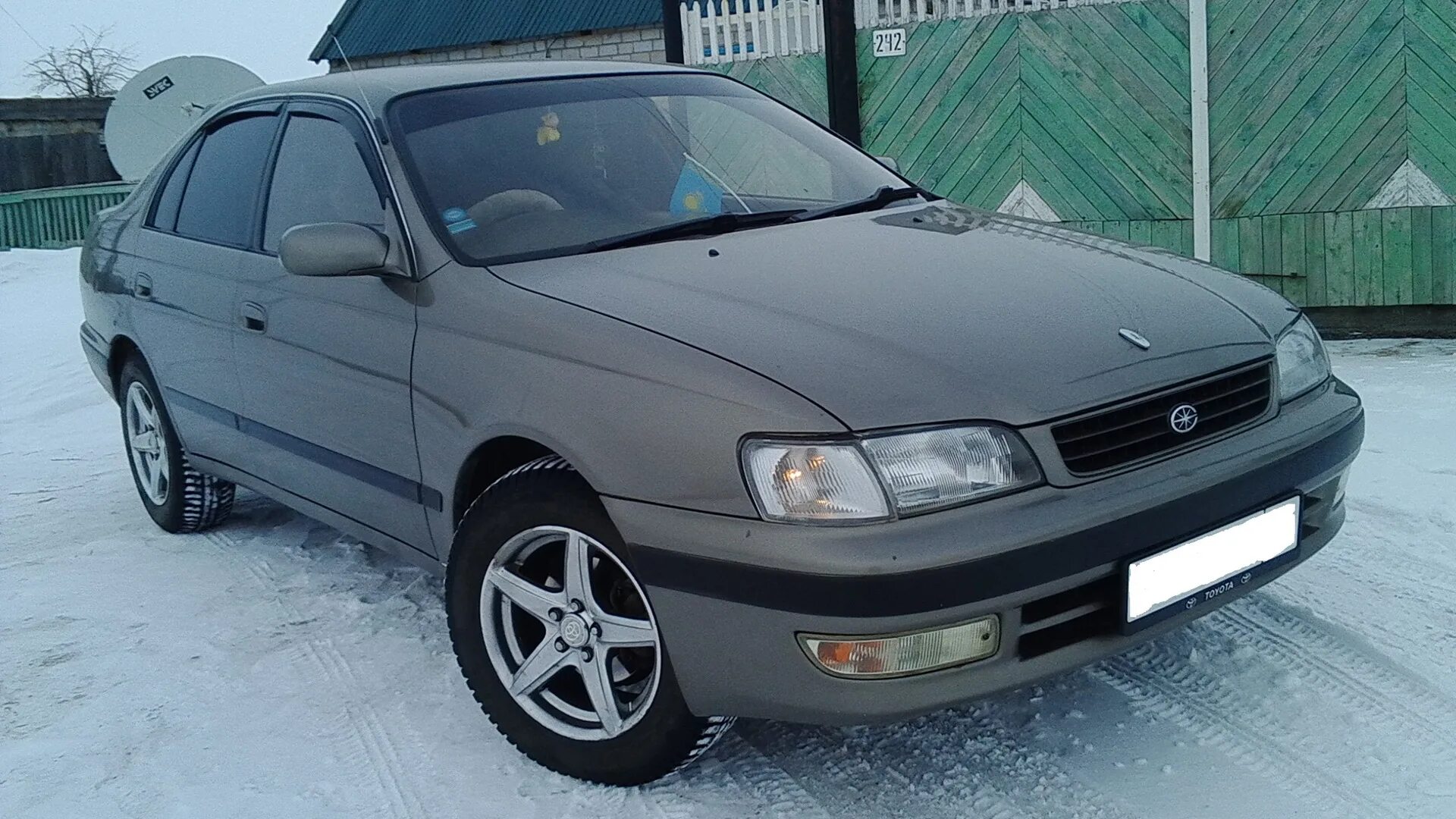 Тойота корона есть. Toyota corona 1978. Тойота корона 1985 седан. Тойота корона 94 год. Тойота корона есть.