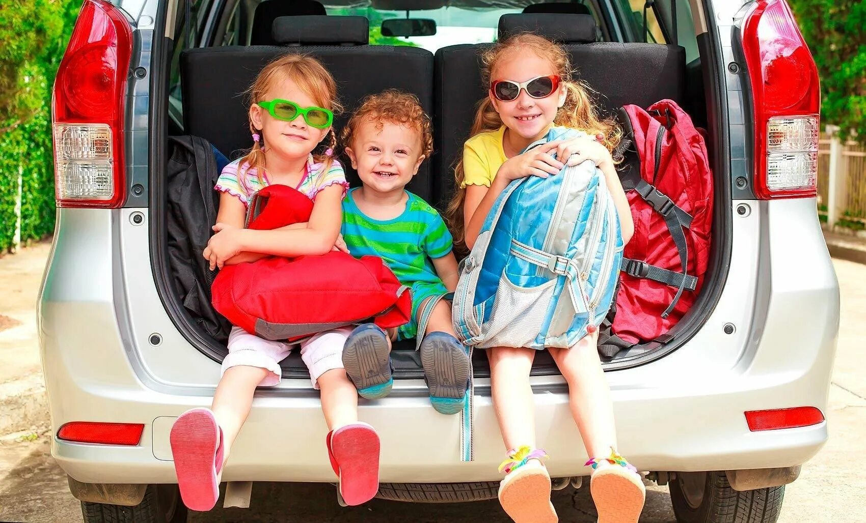Куда можно с детьми. Путешествие с детьми. Путешествие на машине с детьми. Путешествие с семьей. Поездка с детьми на машине.