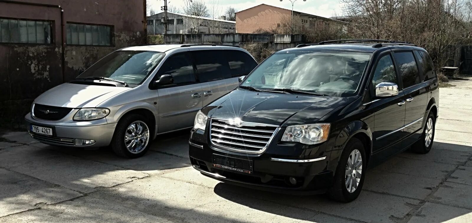 Chevrolet grand voyagers. Крайслер гранд вояджер лимитед. Крайслер гранд вояджер 2008. Крайслер гранд вояджер 5. Крайслер вояджер 5.