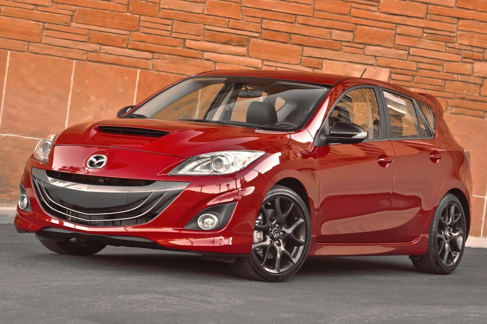 Mazda speed. Mazda 3 Mazdaspeed. Mazda 3 2013. Mazda 3 Hatchback 2013. Мазда 3 хэтчбек 2013.