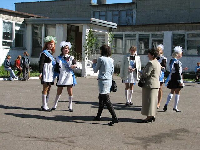 Мобу тюкалинский лицей. Тюкалинск школа 1. Тюкалинск школа. Учителя 82 школы сочи. Школа 82 сочи дагомыс.