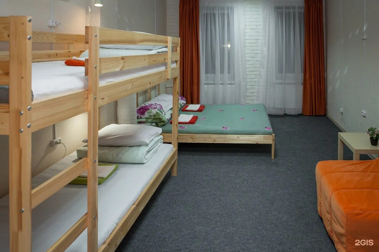 Хостелы в железнодорожном. Хостел вишня. Хостел во владимире недорого. Хостел во владимире недорого. Хостел воздух во владимире.