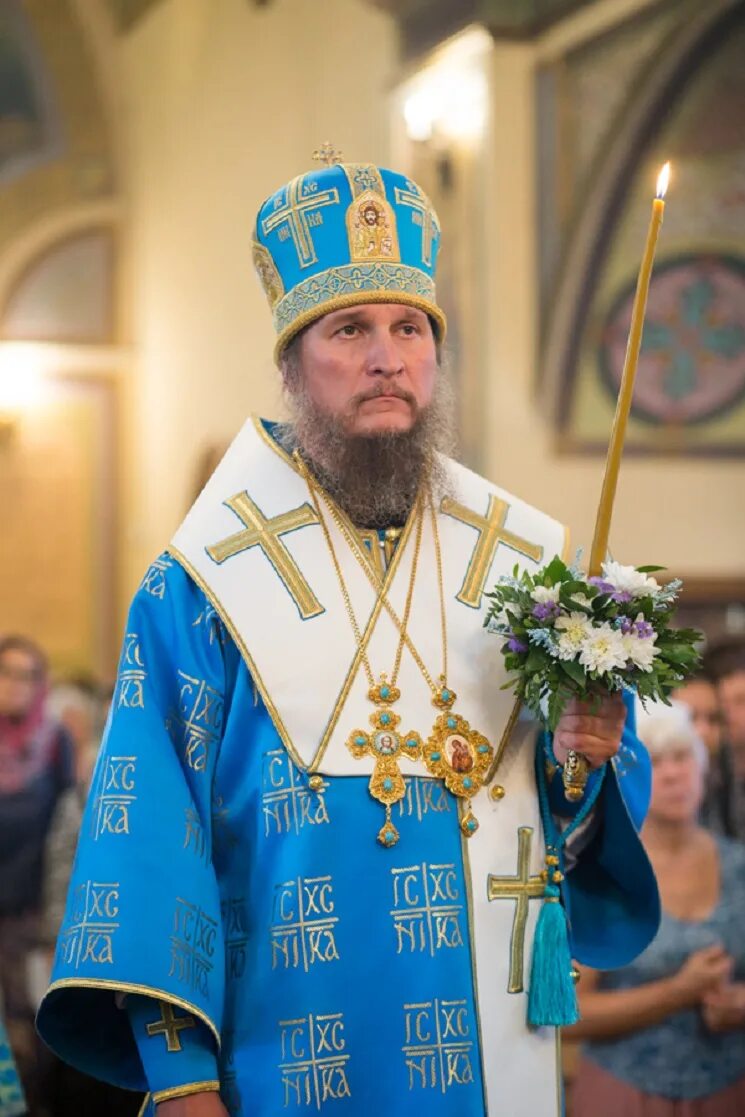 архиерей фото. архиереи рпц мп. митрополит дионисий управделами московской патриархии. батюшка перекрестил. епископ фото.