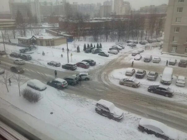 Снежная 12 москва. Снежная д. Снеговая 12. Снежная улица 14к1. Ул снежная д 14 корп 1 магазин семена.